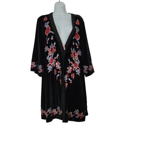 Black Velvet Floral Embroidered Kimono Cardigan Torrid Plus Size - Picture 1 of 13